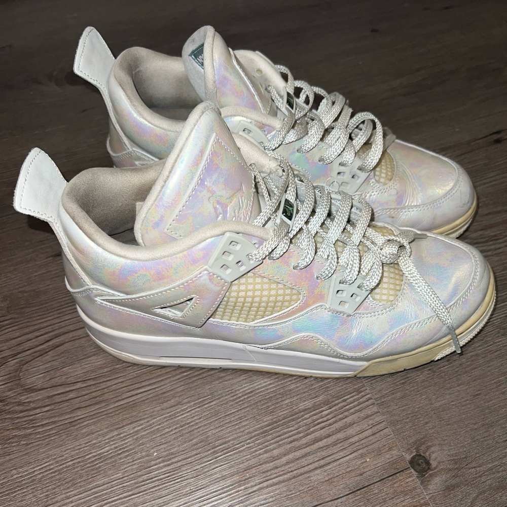 Air Jordan 4 Retros Pearl Color